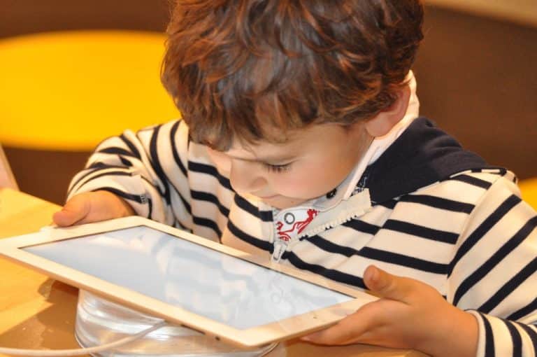 Avantages des applications mobiles pour l’organisation de l’éducation
