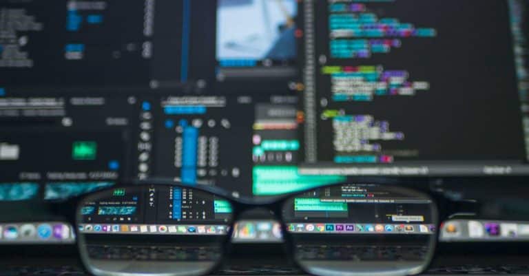 Quelles compétences acquérir avec une formation avancée en création de sites web ?