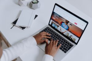 Safari peut mesurer les promotions de Chrome dans certaines pages de Google
